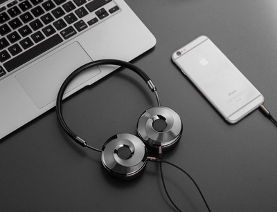 電子產(chǎn)品拍攝技巧 藍(lán)牙耳機(jī)、對(duì)講機(jī)及其他設(shè)備的專(zhuān)業(yè)呈現(xiàn)